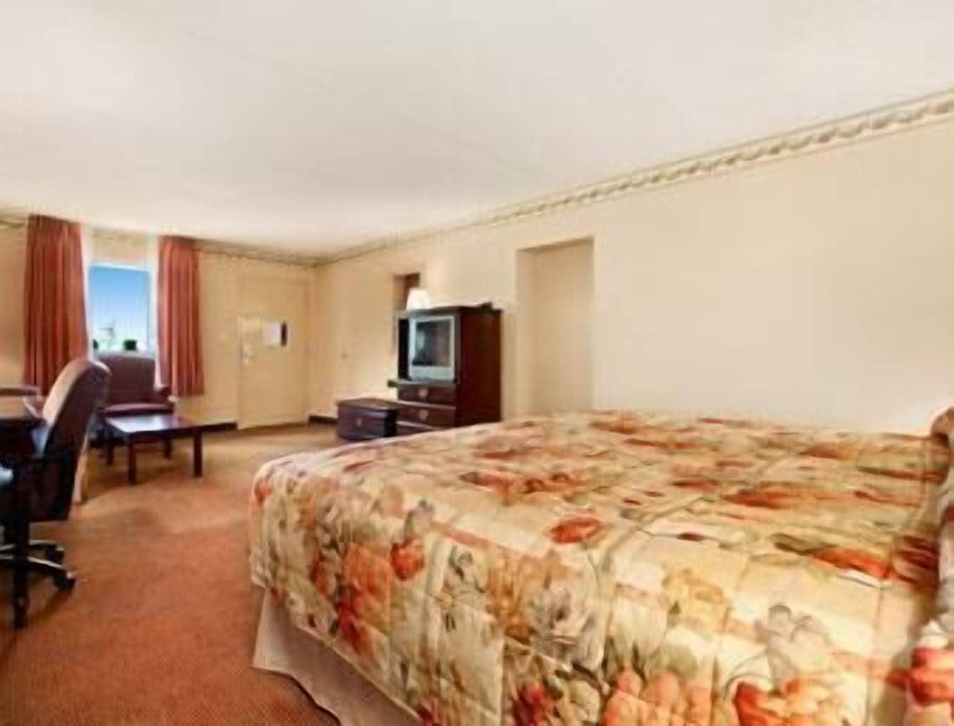 รามาดา บาย วินด์แฮม เลบานอน Hotel ภายนอก รูปภาพ